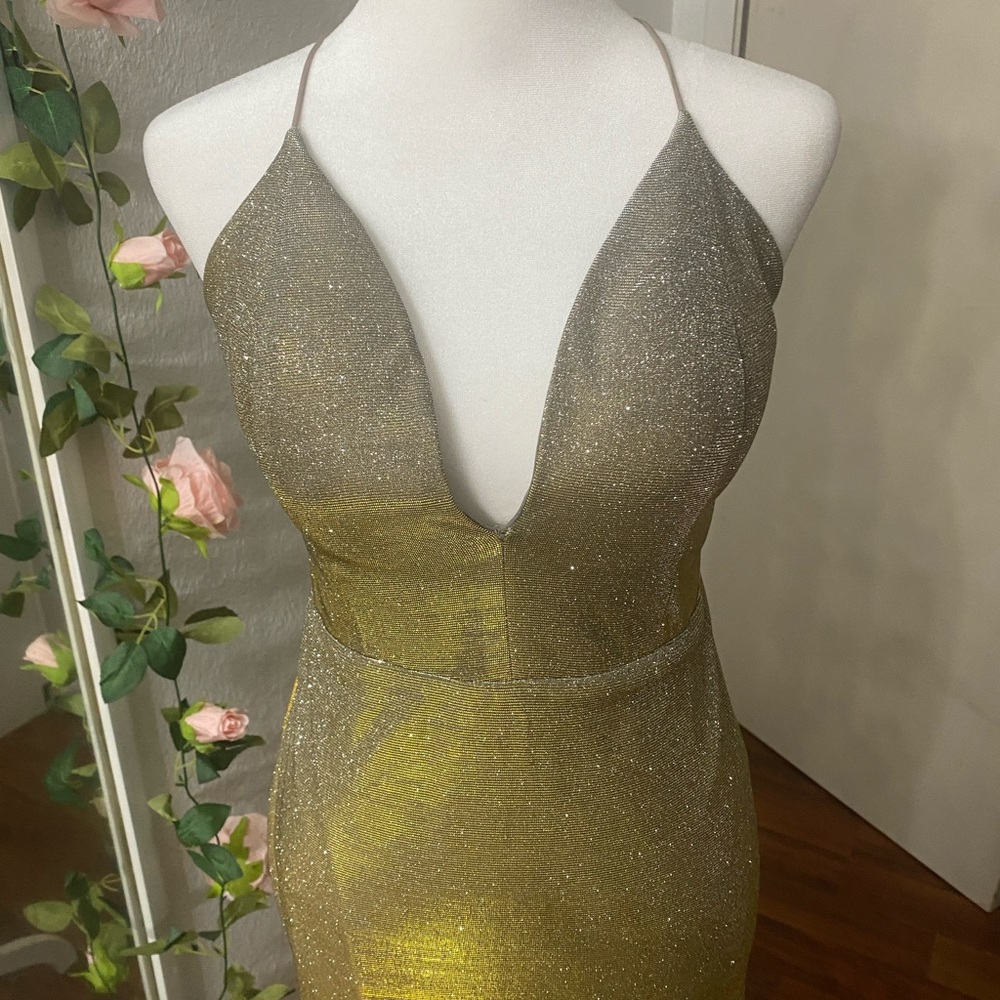 Champagne yellow glitter dress! Fits to curves and padded chest !
